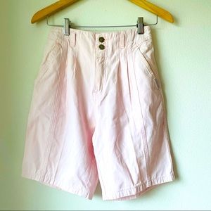 Vintage 80s/90s pleated front high-waisted shorts light pink size 24-26” waist